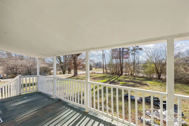 $349,000 | 99 Wakefield Drive, Hendersonville, NC 28792