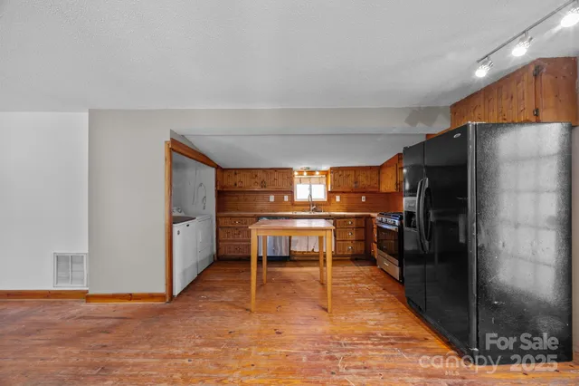 $349,000 | 99 Wakefield Drive, Hendersonville, NC 28792