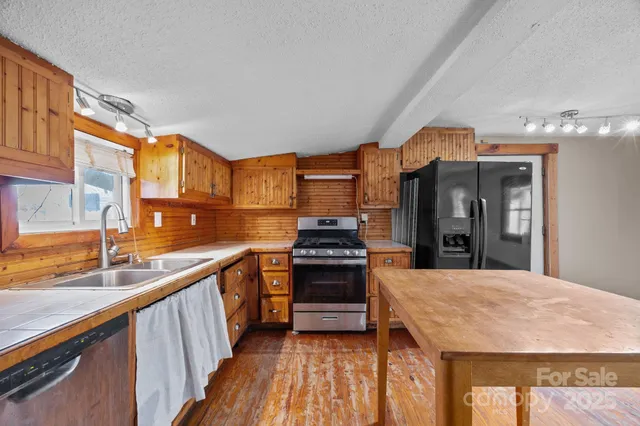 $349,000 | 99 Wakefield Drive, Hendersonville, NC 28792