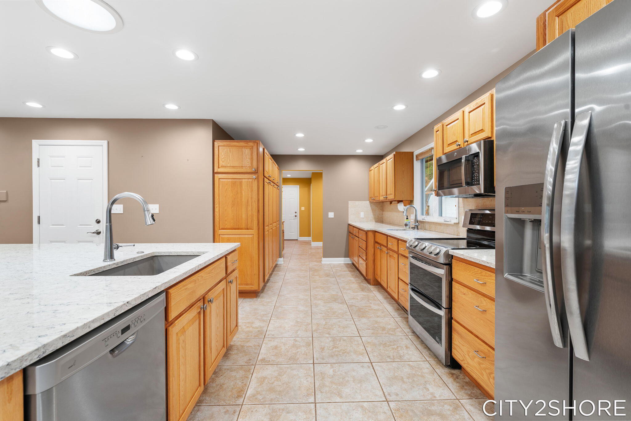 8351 Pleasant Ridge Court Jenison, MI 49428 - Photo 15 of 75 Kitchen