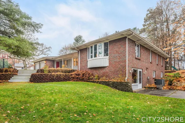 $509,000 | 8351 Pleasant Ridge Court, Jenison, MI 49428