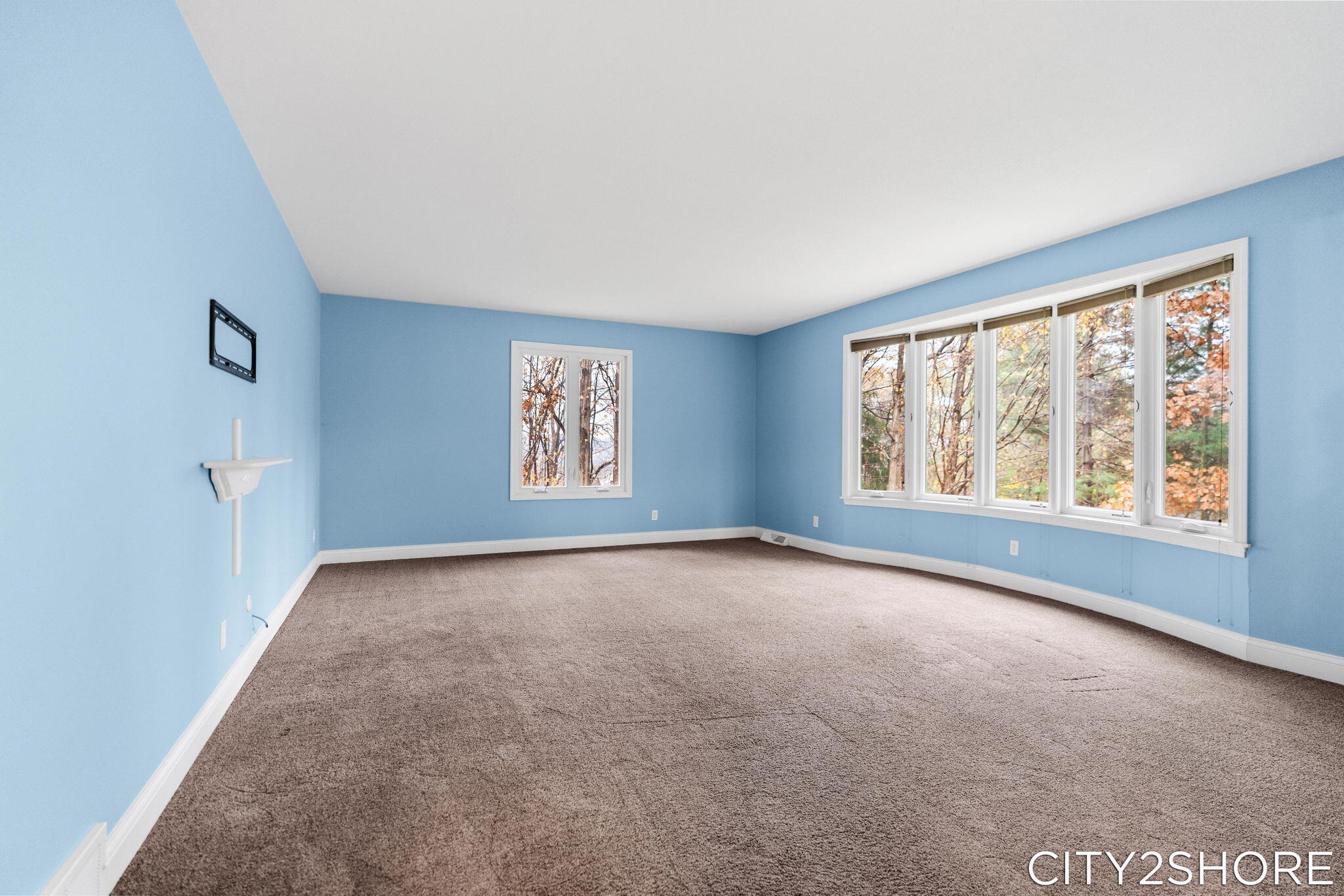 8351 Pleasant Ridge Court Jenison, MI 49428 - Photo 10 of 75 Main Living