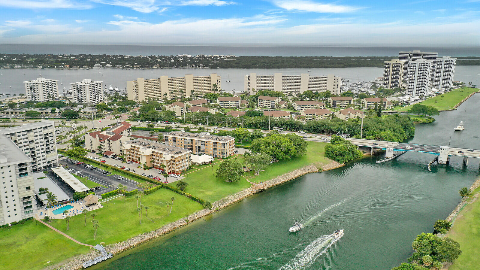 308 Golfview Road, Unit 403 North Palm Beach, FL 33408 - Photo 9 of 37 09_Aerial_9_mls