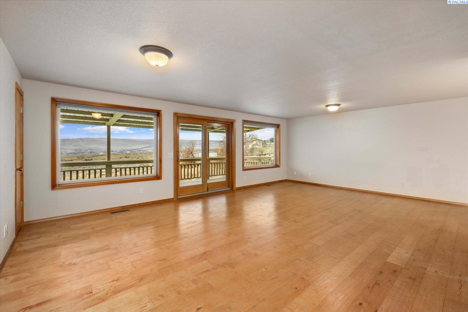 101505 East Reata Road Kennewick, WA 99338 - Photo 4 of 48 Gallery Image 4