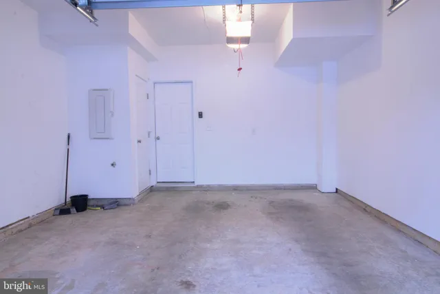 $2,950 | 333 White Oak Way, Glen Burnie, MD 21061