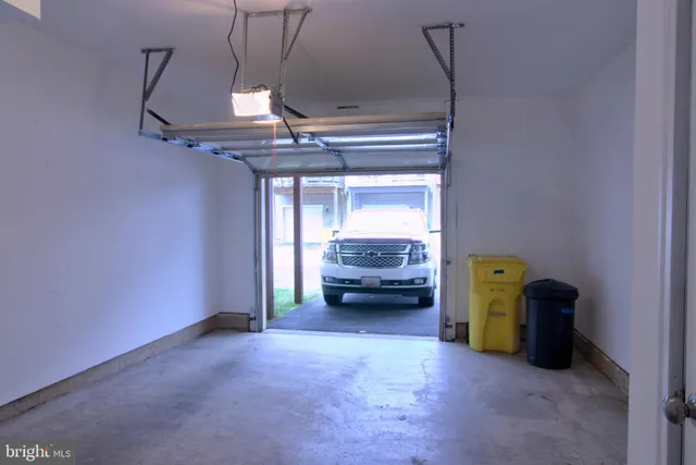 $2,950 | 333 White Oak Way, Glen Burnie, MD 21061