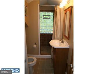 667 Lindley Road Cheltenham, PA 19038 - Photo 9 of 12 Gallery Image 9