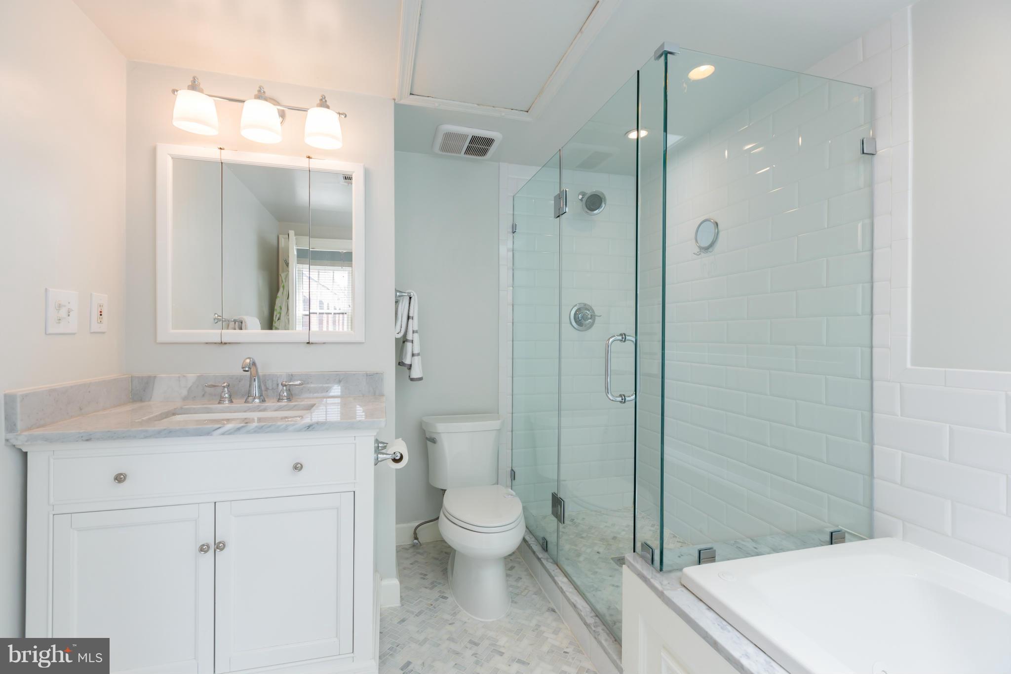 3120 R Street Northwest, Unit 202 Washington, DC 20007 - Photo 12 of 21 Bath (Master)