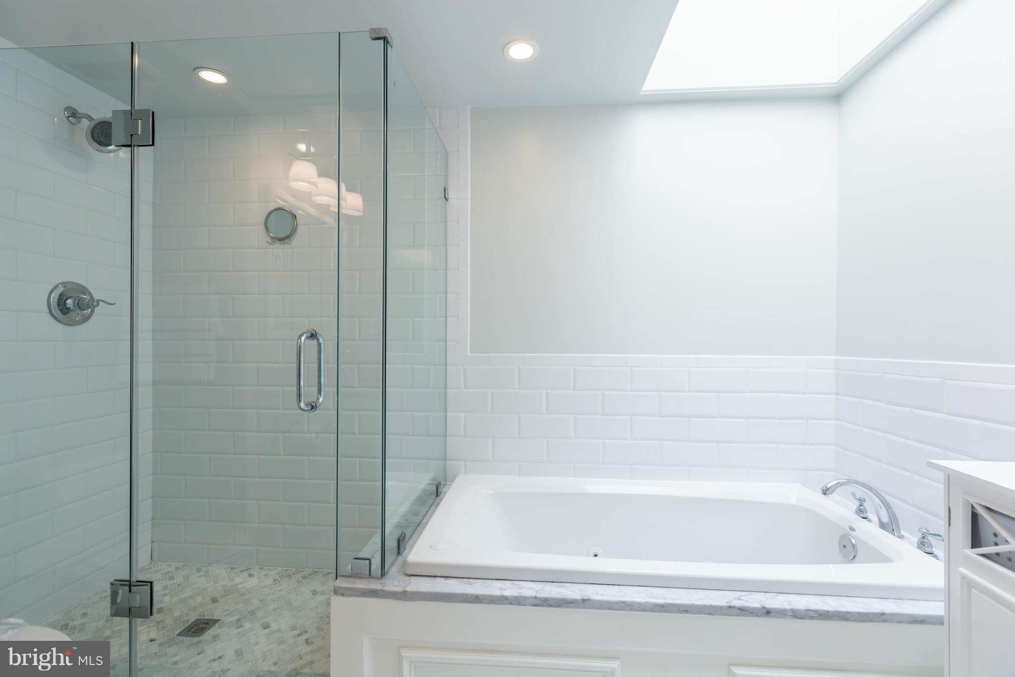 3120 R Street Northwest, Unit 202 Washington, DC 20007 - Photo 13 of 21 Bath (Master)