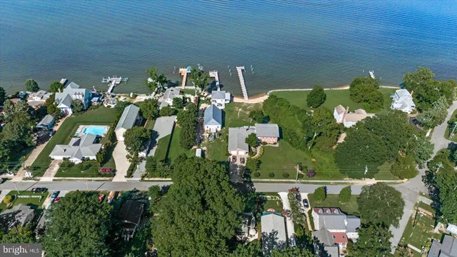 $499,999 | 916 Bryant Avenue, Colonial Beach, VA 22443