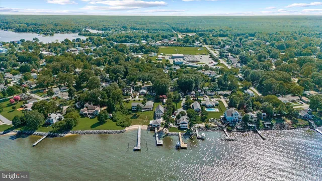 $499,999 | 916 Bryant Avenue, Colonial Beach, VA 22443