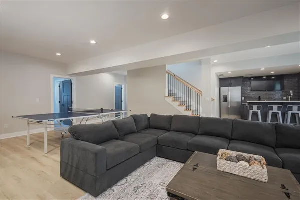 $1,049,000 | 517 South Shore Drive, Lake Winnebago, MO 64034