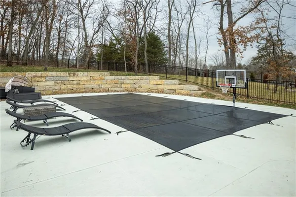 $1,049,000 | 517 South Shore Drive, Lake Winnebago, MO 64034