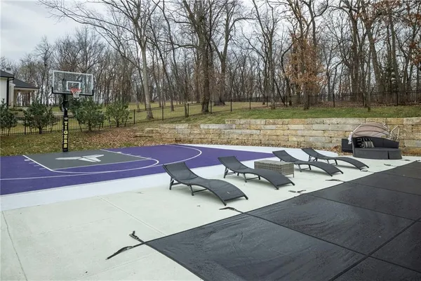 $1,049,000 | 517 South Shore Drive, Lake Winnebago, MO 64034