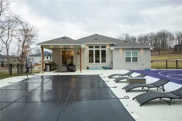 $1,049,000 | 517 South Shore Drive, Lake Winnebago, MO 64034