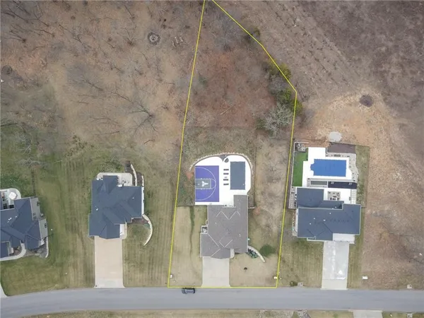 $1,049,000 | 517 South Shore Drive, Lake Winnebago, MO 64034