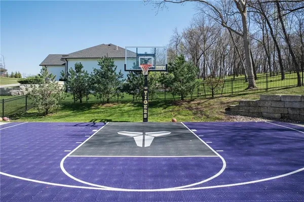 $1,049,000 | 517 South Shore Drive, Lake Winnebago, MO 64034