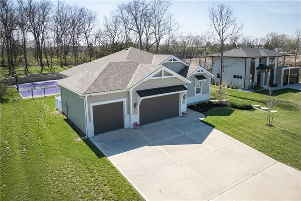$1,049,000 | 517 South Shore Drive, Lake Winnebago, MO 64034