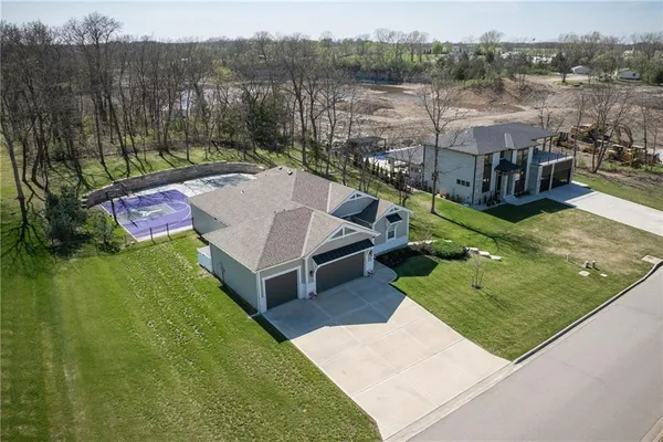 $1,049,000 | 517 South Shore Drive, Lake Winnebago, MO 64034
