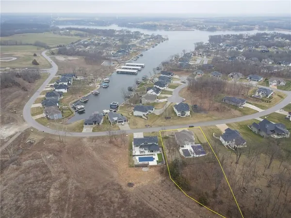 $1,049,000 | 517 South Shore Drive, Lake Winnebago, MO 64034