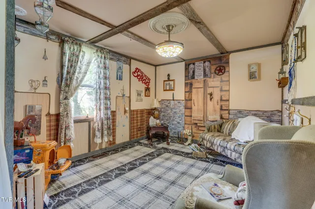 $230,000 | 205 Helton Hollow Road, Eidson, TN 37731