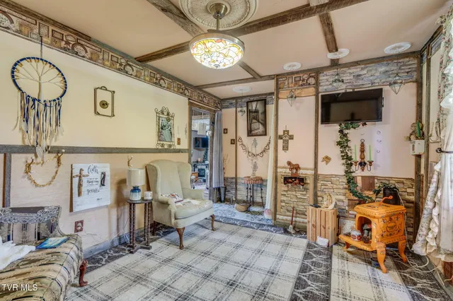 $230,000 | 205 Helton Hollow Road, Eidson, TN 37731