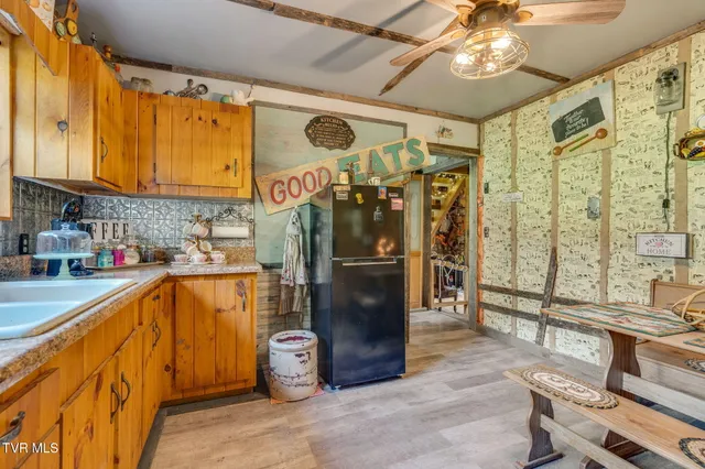 $230,000 | 205 Helton Hollow Road, Eidson, TN 37731