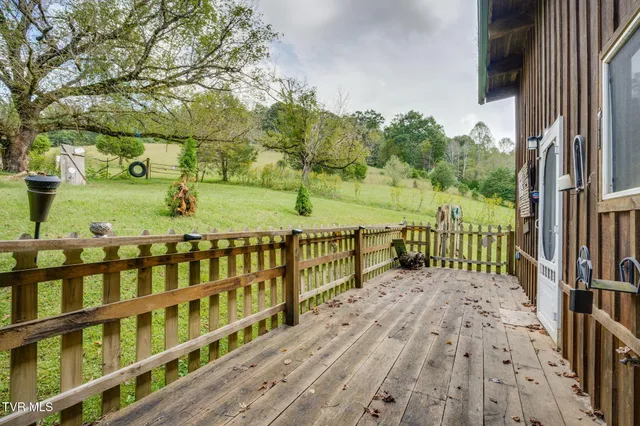 $230,000 | 205 Helton Hollow Road, Eidson, TN 37731