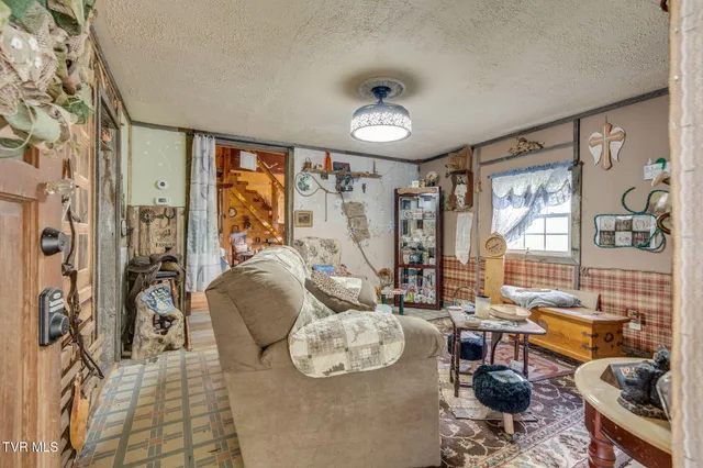 $230,000 | 205 Helton Hollow Road, Eidson, TN 37731