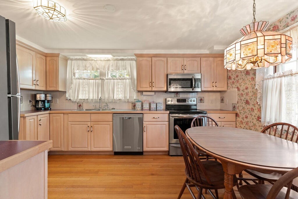 72 Lincoln Road Medford, MA 02155 - Photo 14 of 32 Gallery Image 14