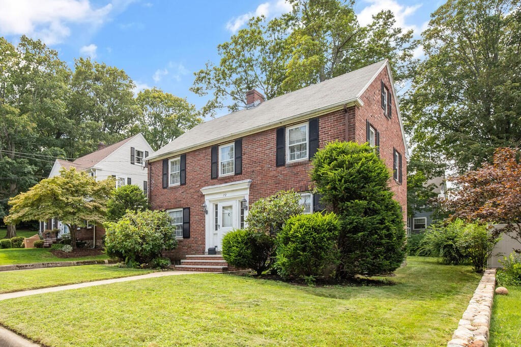 72 Lincoln Road Medford, MA 02155 - Photo 2 of 32 Gallery Image 2