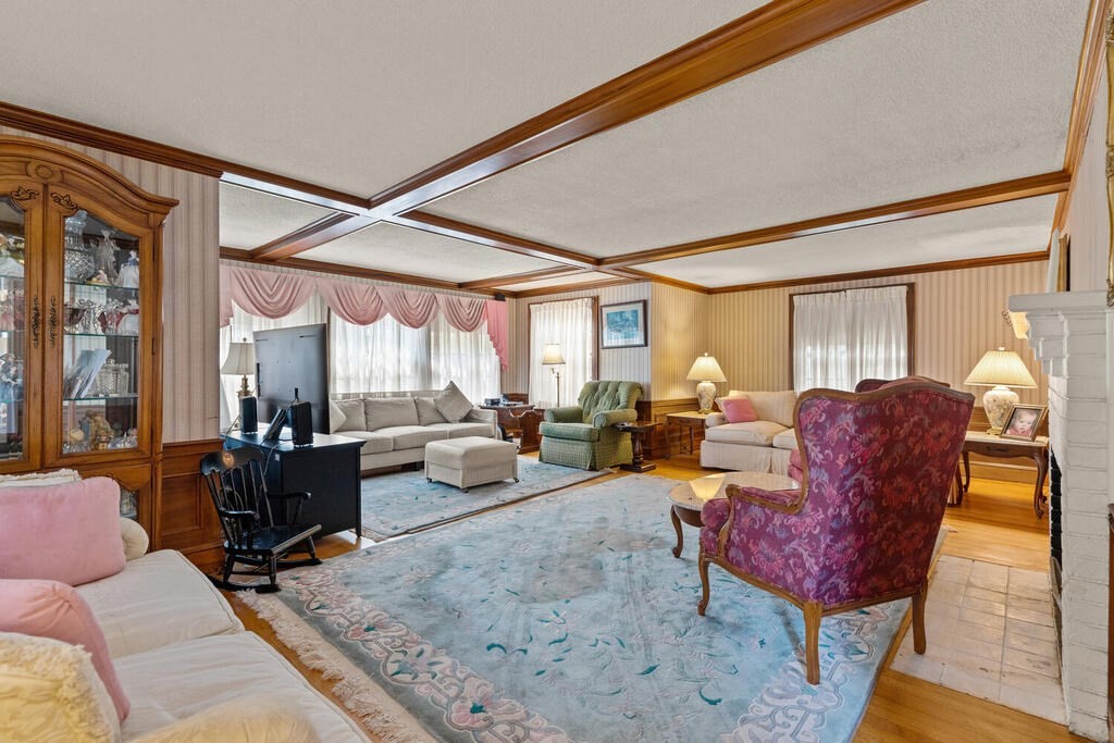 72 Lincoln Road Medford, MA 02155 - Photo 8 of 32 Gallery Image 8
