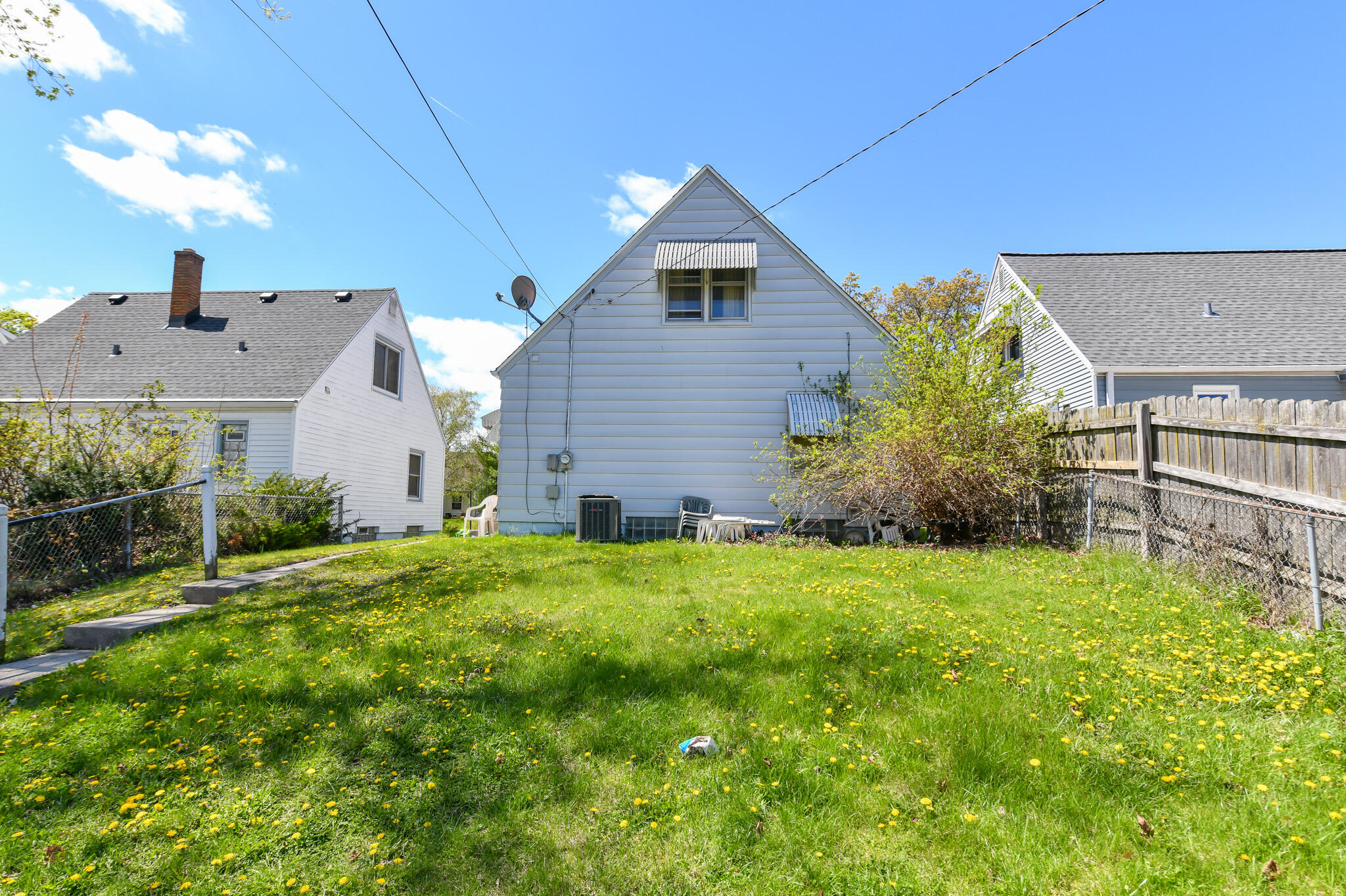 3716 South 19th Street Milwaukee, WI 53221 - Photo 15 of 18 HEN_2561