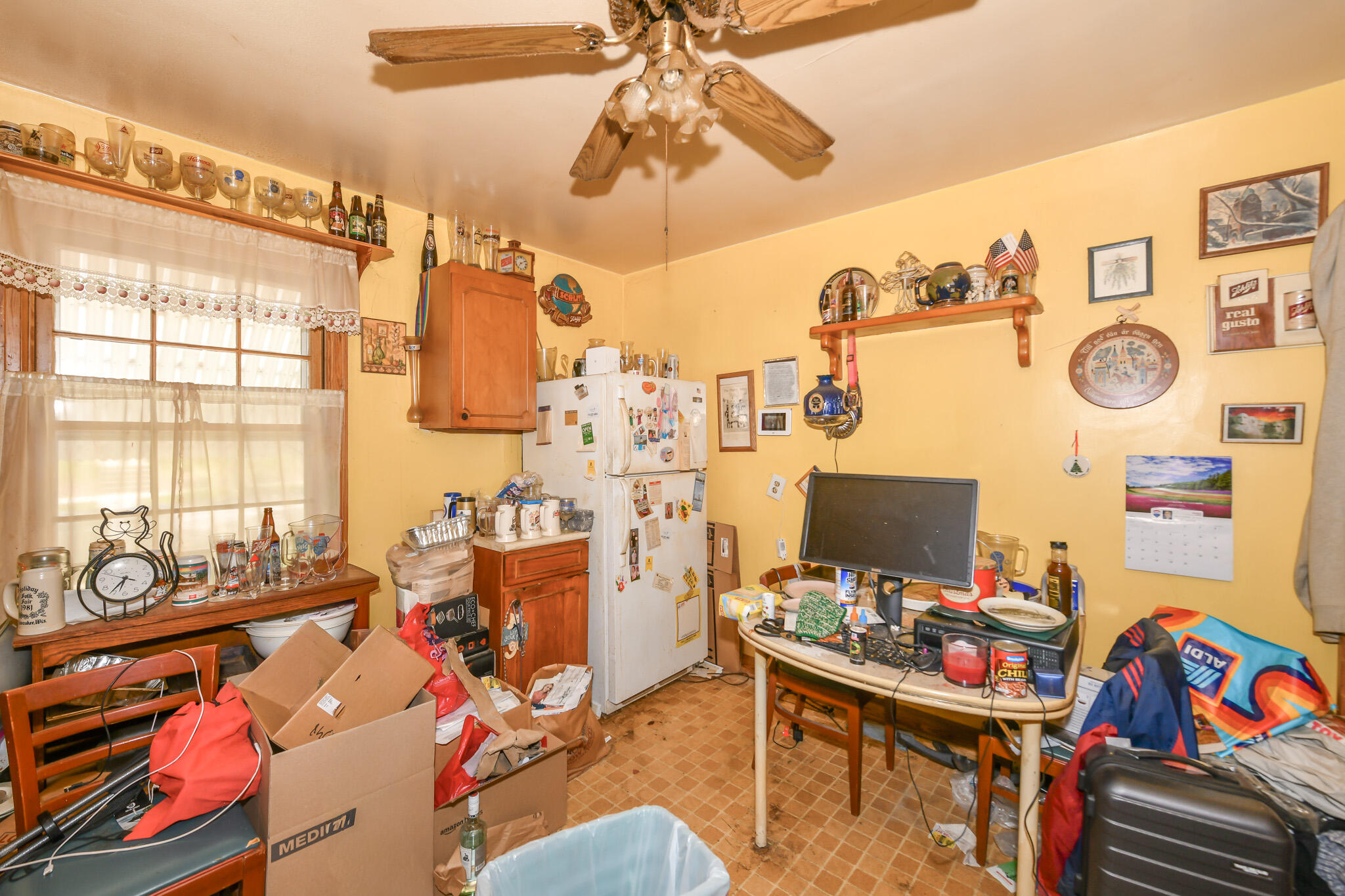 3716 South 19th Street Milwaukee, WI 53221 - Photo 6 of 18 HEN_2568