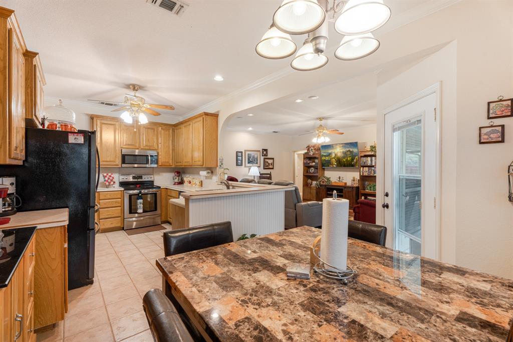 4810 West Wedgefield Road Granbury, TX 76049 - Photo 13 of 40