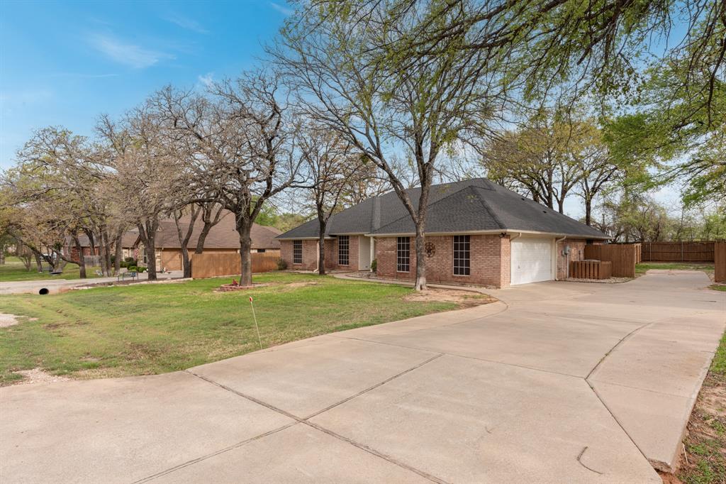 4810 West Wedgefield Road Granbury, TX 76049 - Photo 3 of 40