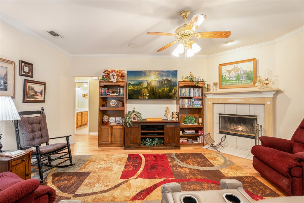 4810 West Wedgefield Road Granbury, TX 76049 - Photo 8 of 40