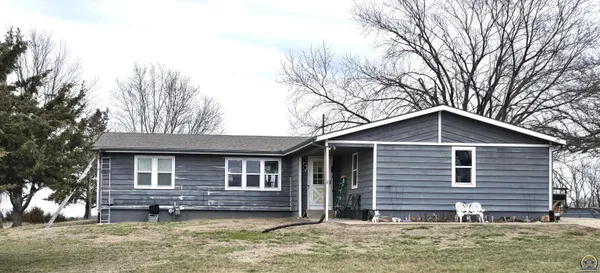 $253,000 | 3916 Southeast Tecumseh Road, Tecumseh, KS 66542