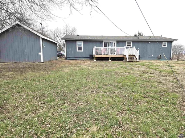 $253,000 | 3916 Southeast Tecumseh Road, Tecumseh, KS 66542
