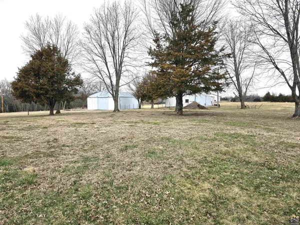 $253,000 | 3916 Southeast Tecumseh Road, Tecumseh, KS 66542