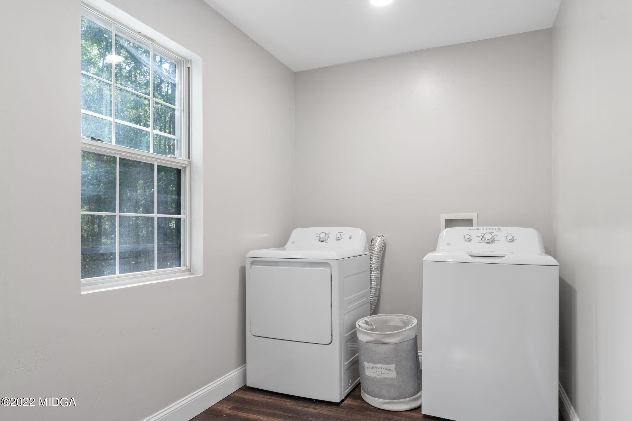 916 Lite-N-Tie Road Macon, GA 31211 - Photo 24 of 29 a utility room with dryer and washer