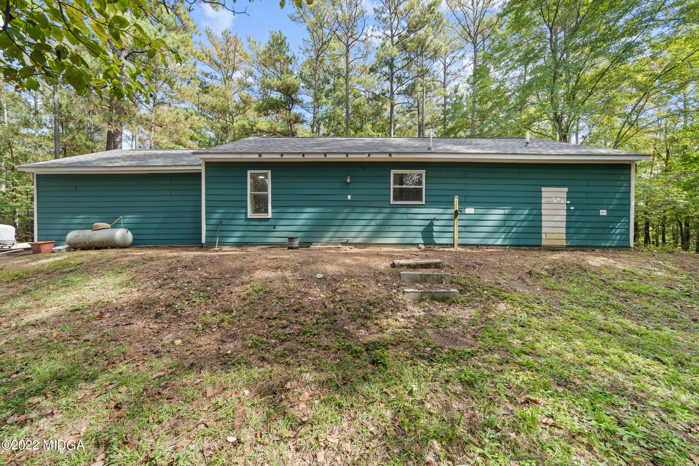 916 Lite-N-Tie Road Macon, GA 31211 - Photo 6 of 29 a house with a tree in front of it