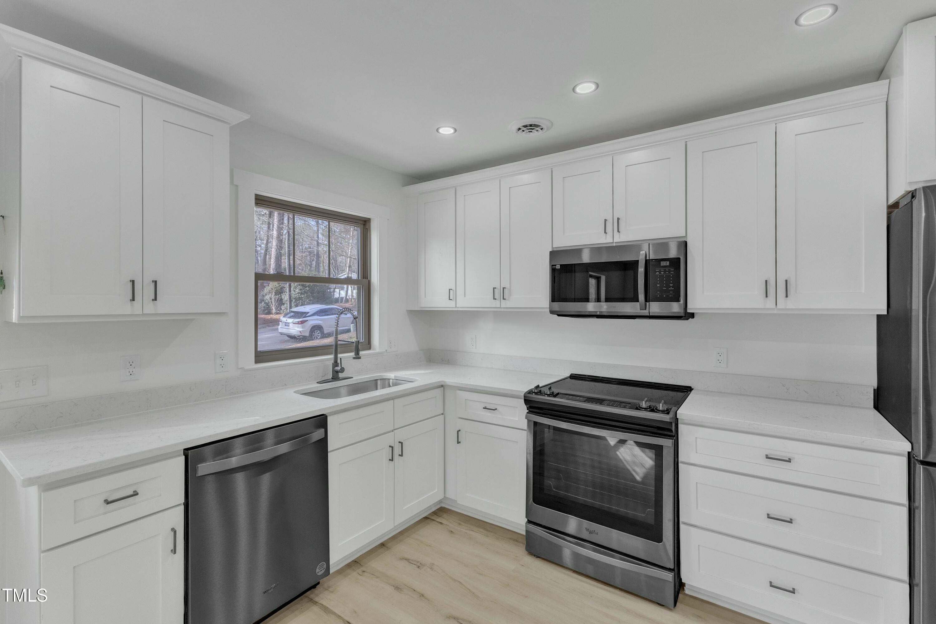5808 Farm Gate Road Raleigh, NC 27606 - Photo 15 of 33 tempImage3ctK9X