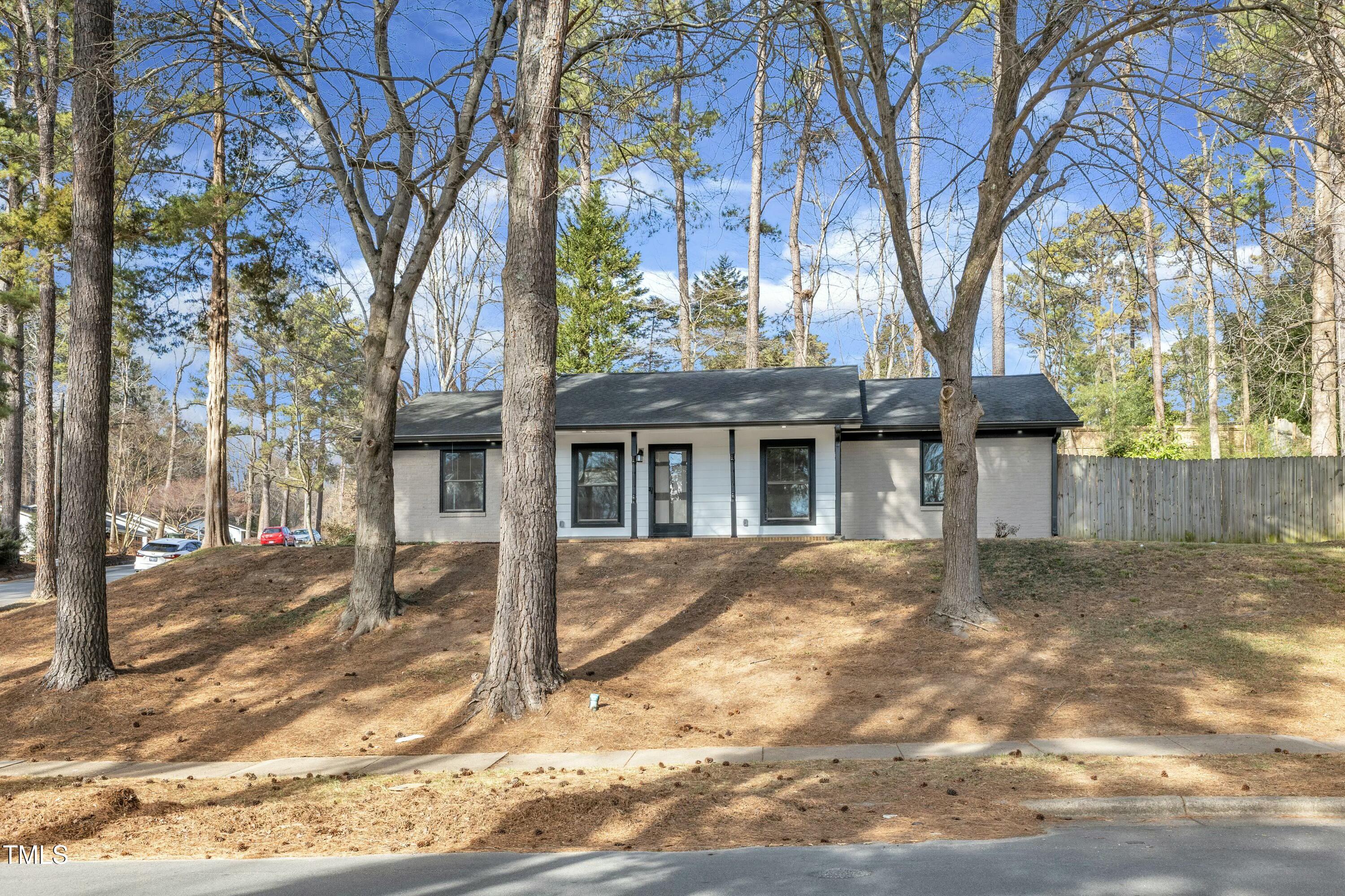 5808 Farm Gate Road Raleigh, NC 27606 - Photo 3 of 33 tempImageaTleJt