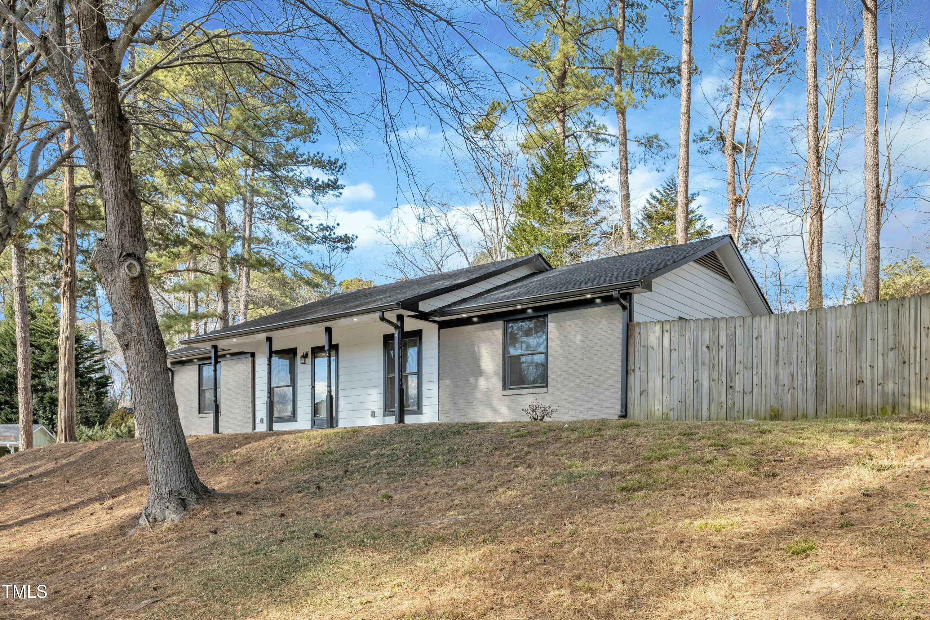 5808 Farm Gate Road Raleigh, NC 27606 - Photo 4 of 33 tempImageqq31IZ