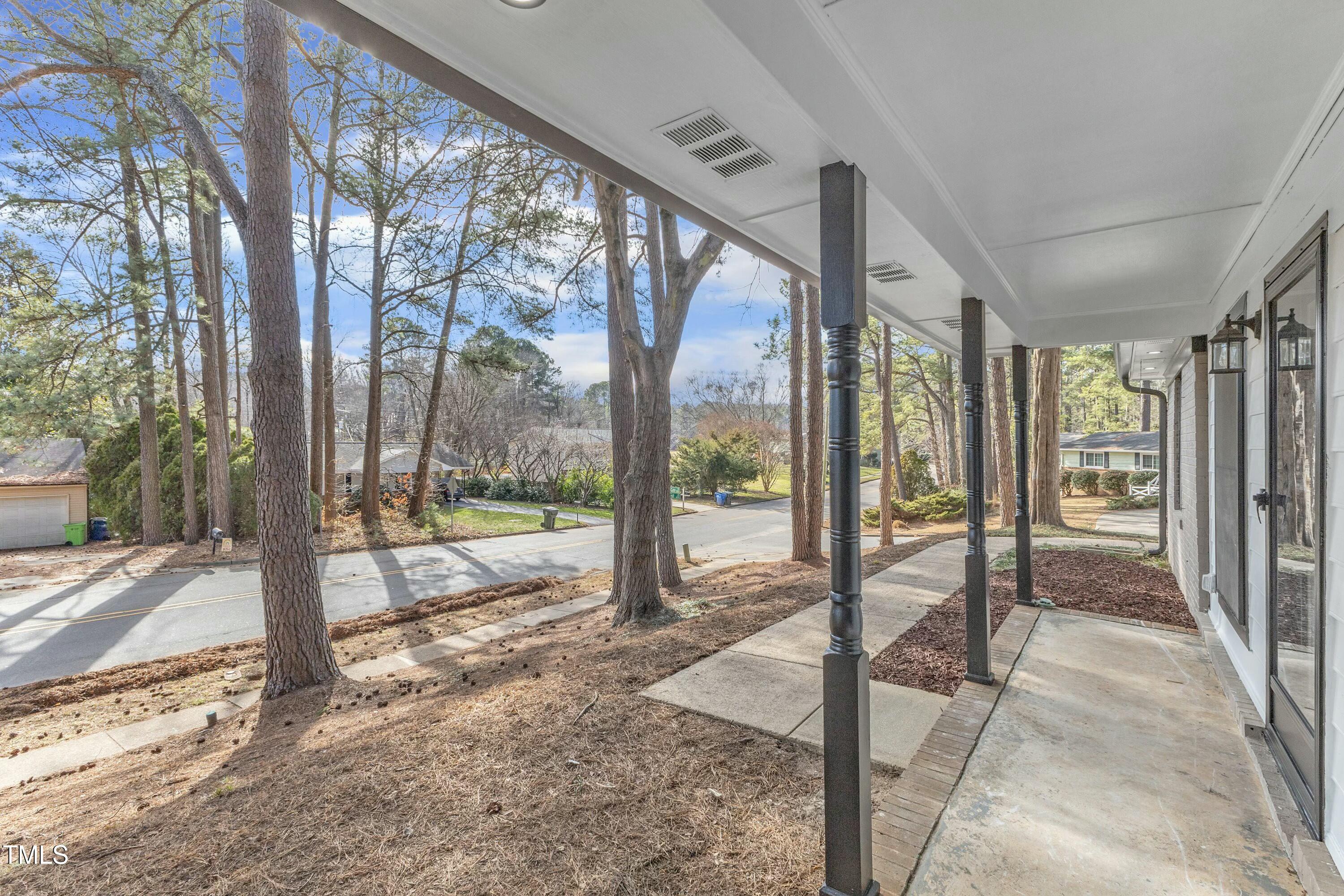 5808 Farm Gate Road Raleigh, NC 27606 - Photo 7 of 33 tempImageFtyUHf