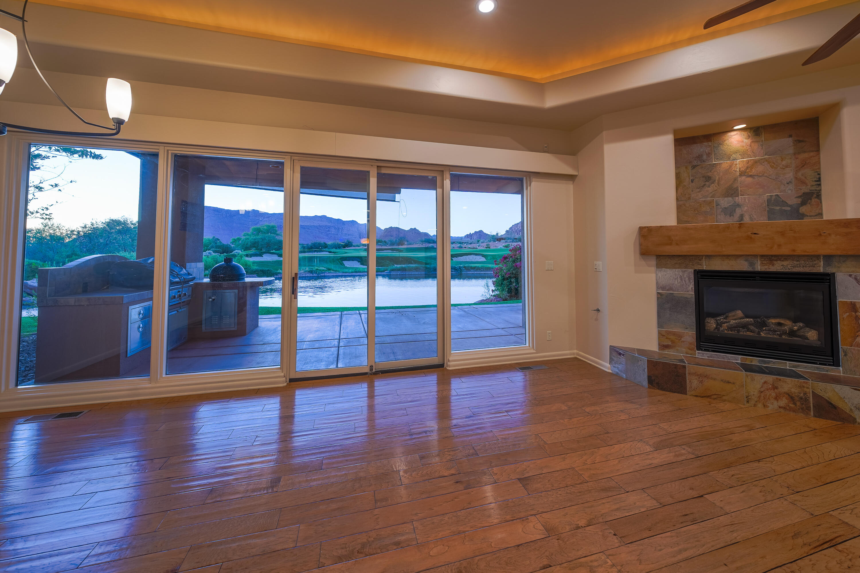 2410 West Entrada Trail, Unit 25 St. George, UT 84770 - Photo 14 of 45 Great Room