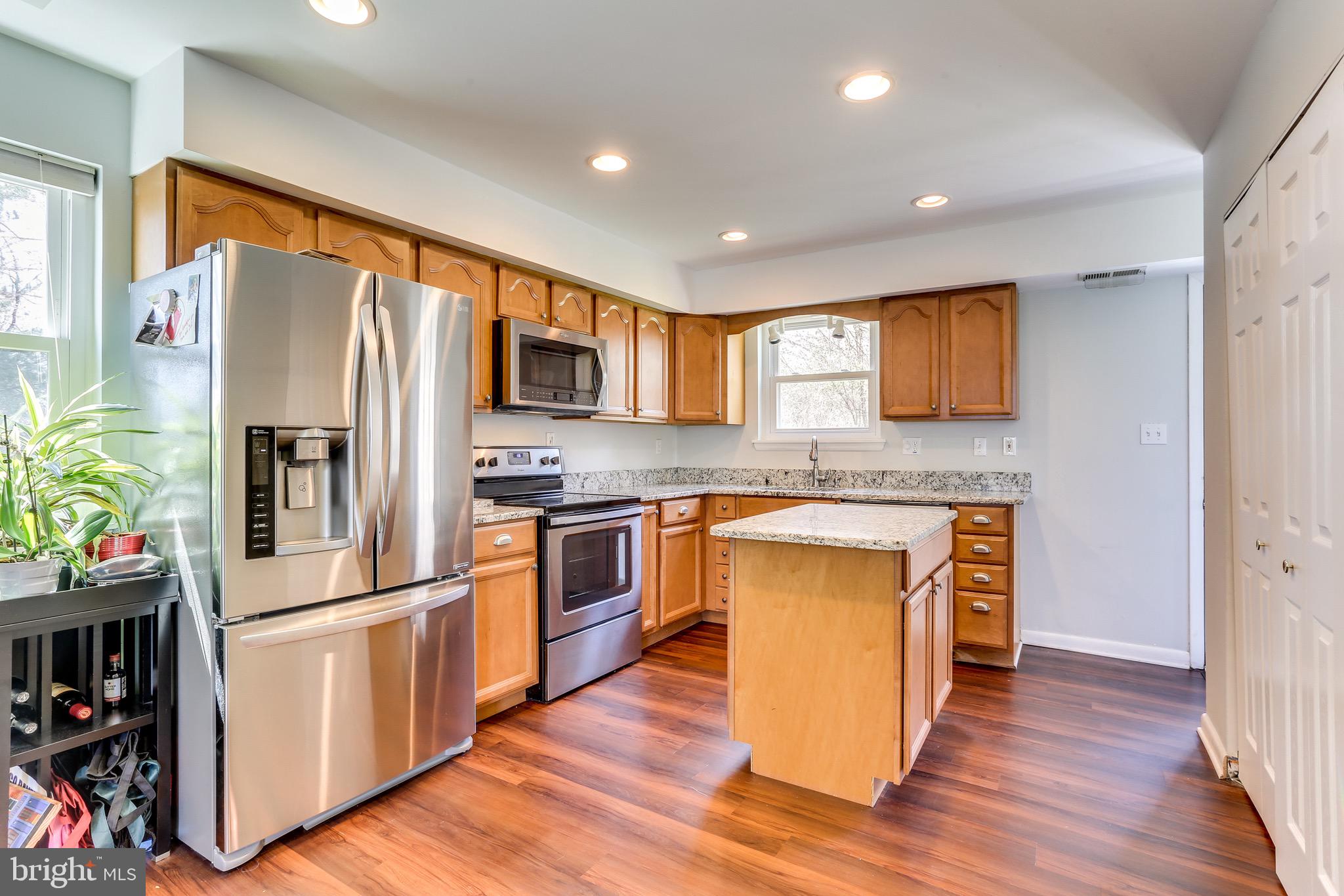 4988 Green Bridge Road Dayton, MD 21036 - Photo 12 of 34 Kitchen w/ SS Appliances