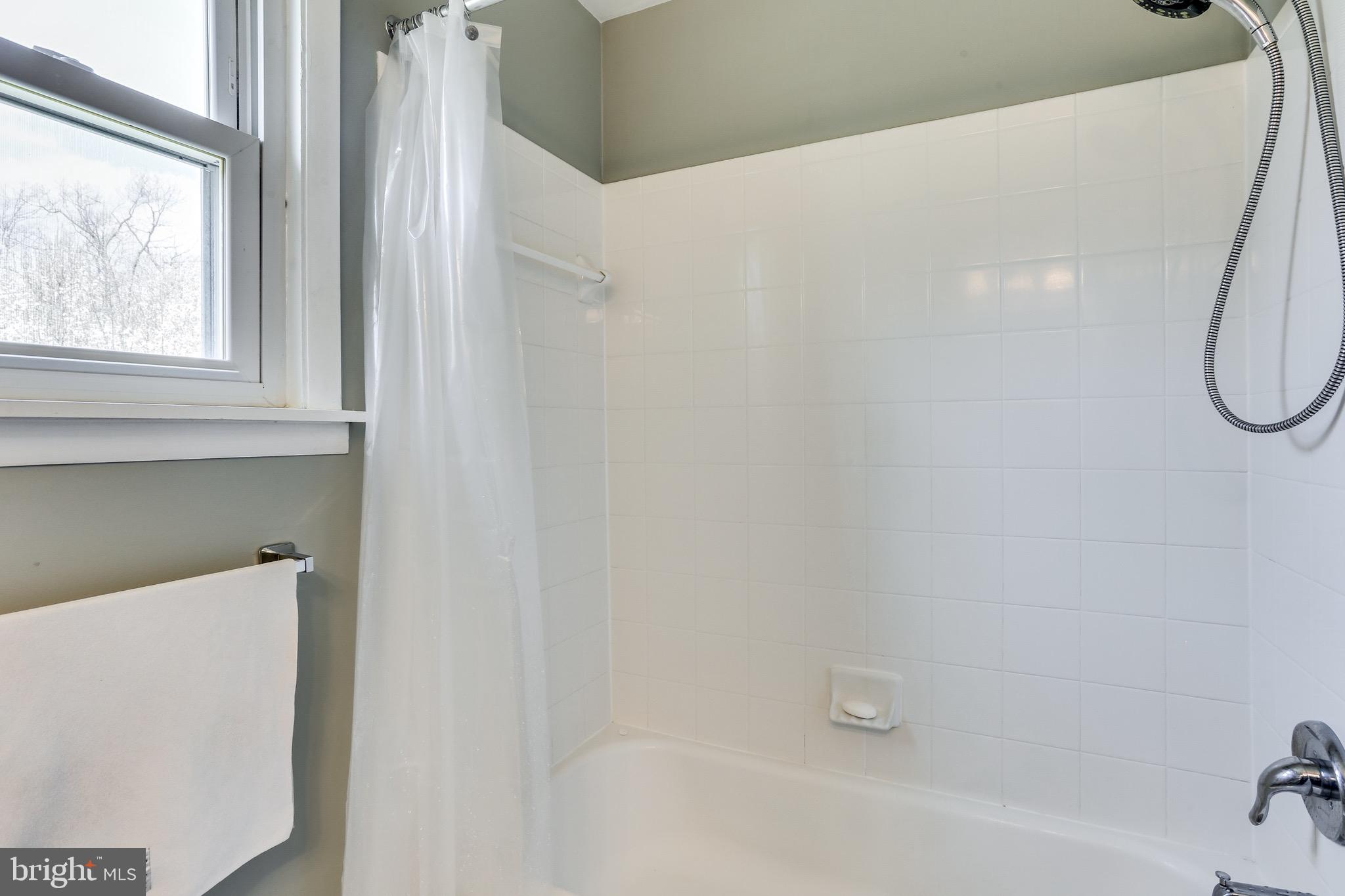 4988 Green Bridge Road Dayton, MD 21036 - Photo 21 of 34 Full Bathroom at Upper Level