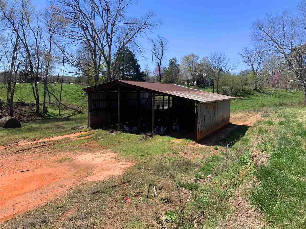 215 Red Barn Road Landrum, SC 29356 - Photo 8 of 25
